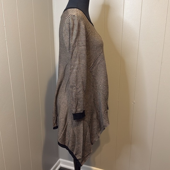 Max Studio Women’s Small Long Sleeve Stripe Sweeter Sharkbite Hem Knit - Picture 3 of 5